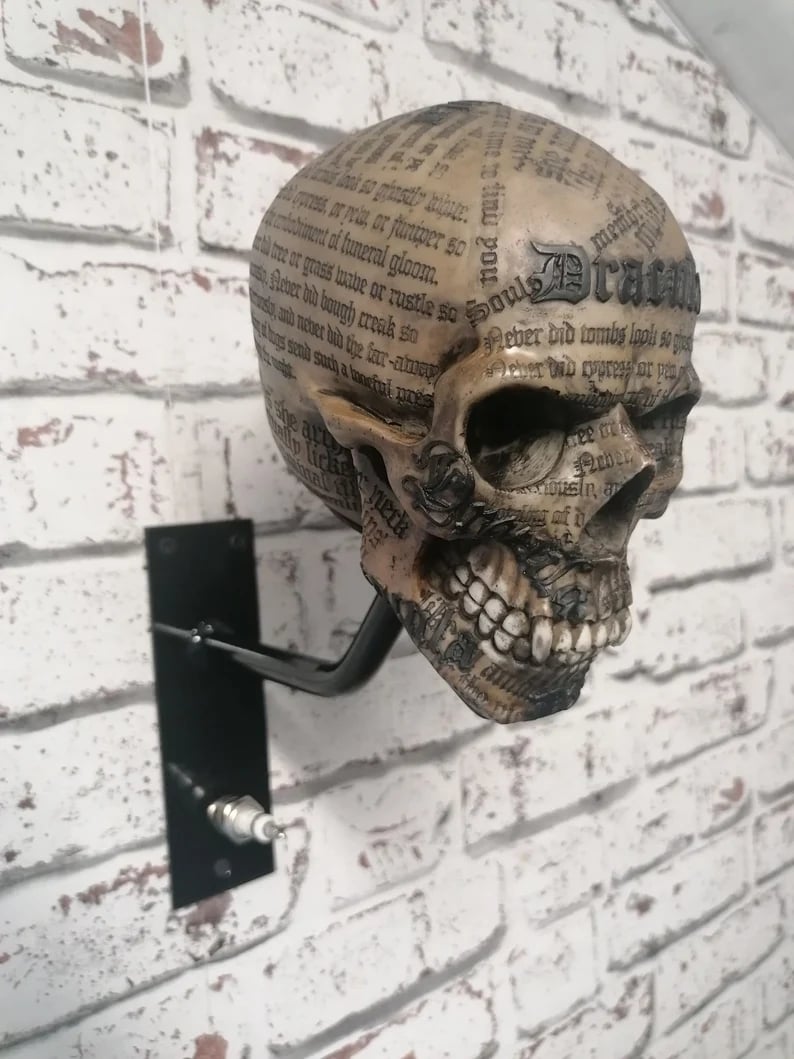 🏴☠️Skull holder for motorcycle helmet and jacket🎁 2025 New Models!
