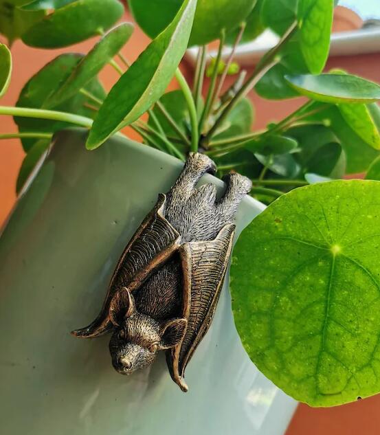 Bronze Bat Pot Buddy, Pot Hanger, Bat Gifts, Gift Boxed(11 x 5.5 x 4.5 cm)