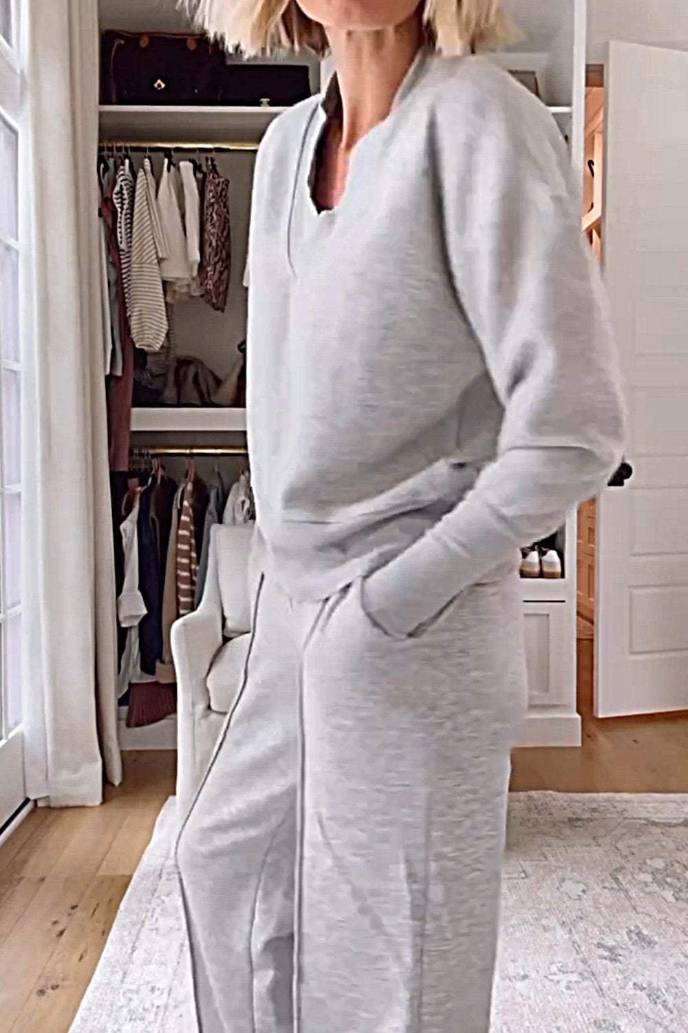 🔥This Week's Special Sale 49% OFF💖Women's Solid Color V-neck Top & Pants Two-piece Set