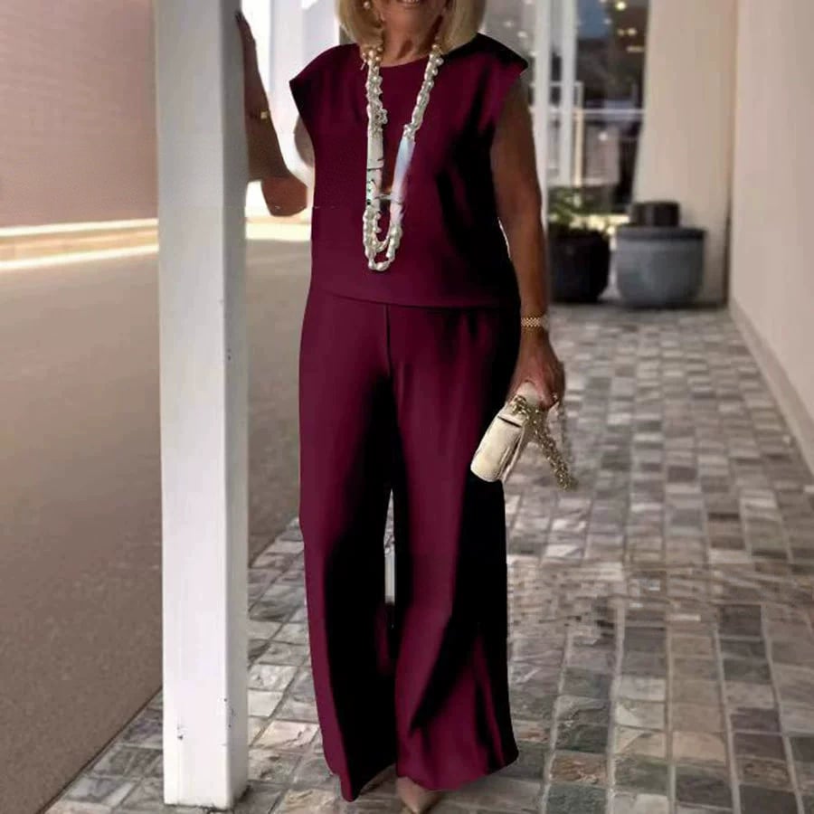 Women's crew neck sleeveless top and pants set