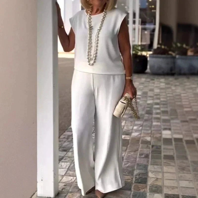 Women's crew neck sleeveless top and pants set