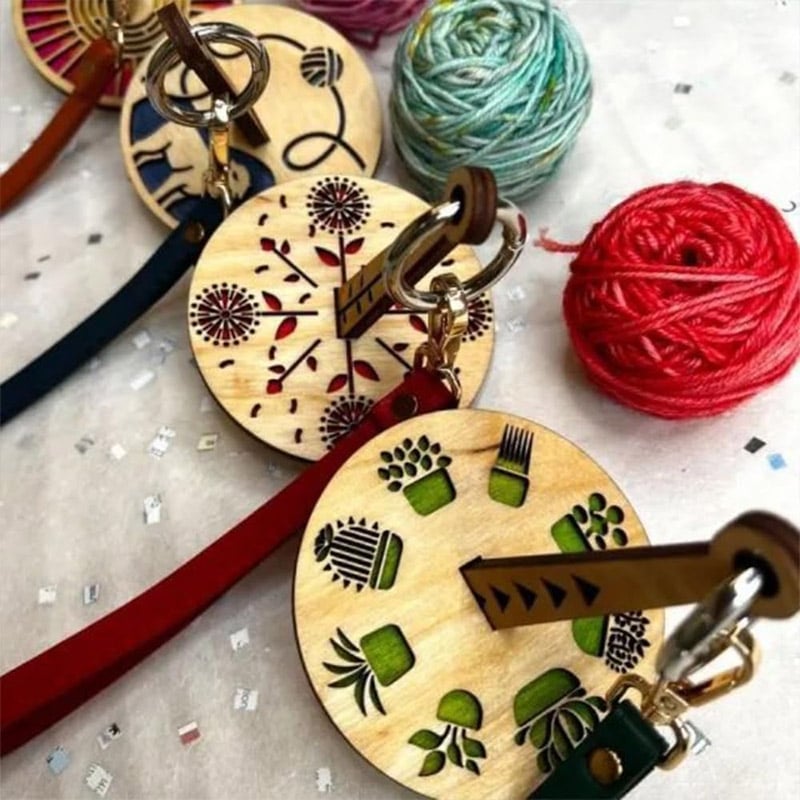 š„Wooden Portable Yarn Holder - The Perfect Tool for Crochet Enthusiasts