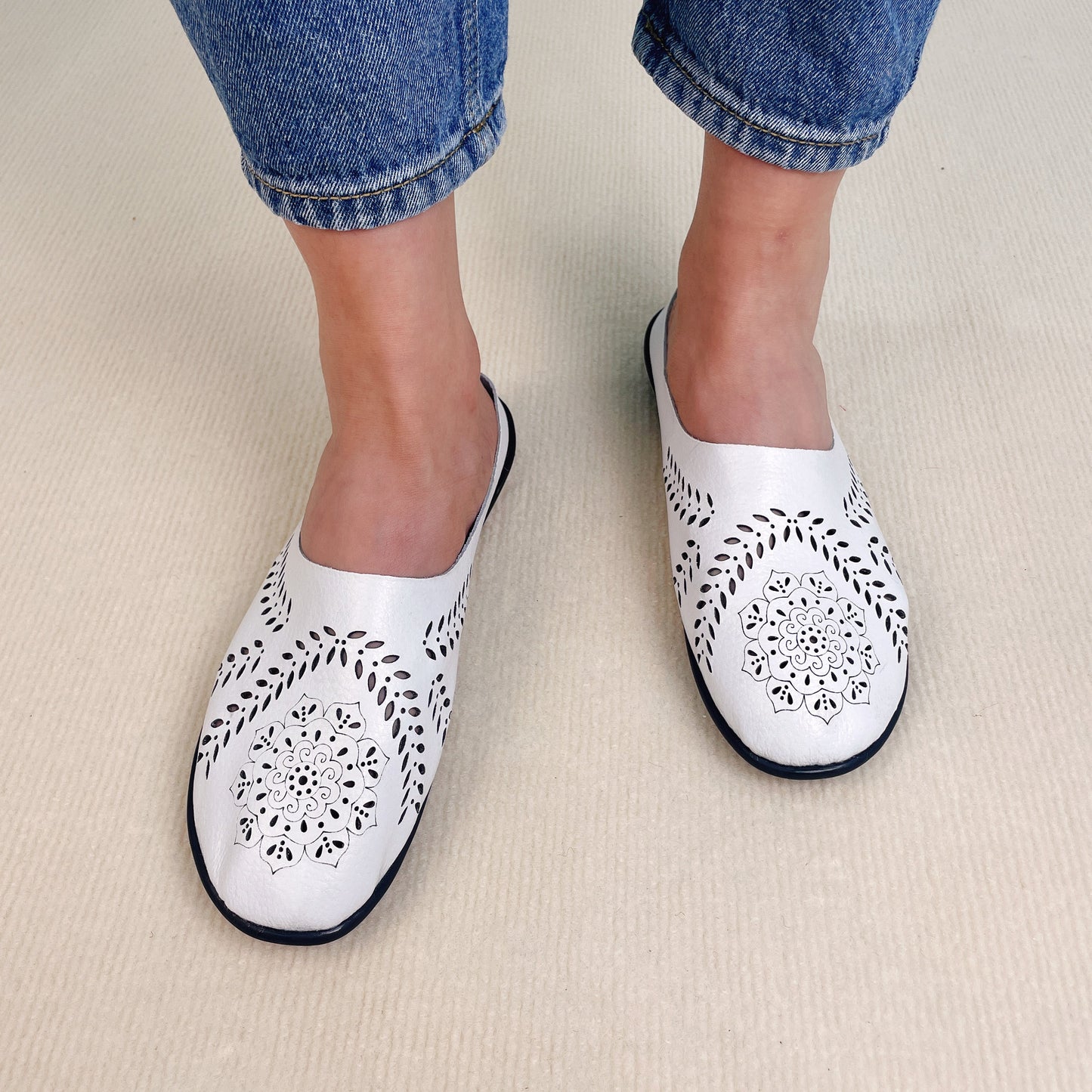 🔥Last day 49% OFF - Casual All-match Hollow Slippers mysite