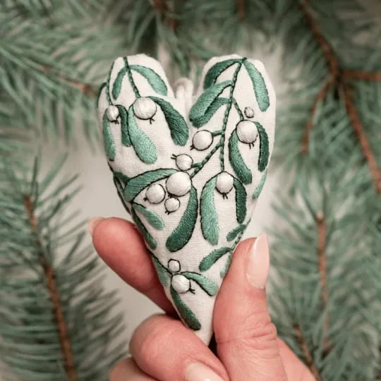 💖DIY Heart Shaped Hand Embroidered Christmas Ornament/Ornament Kit