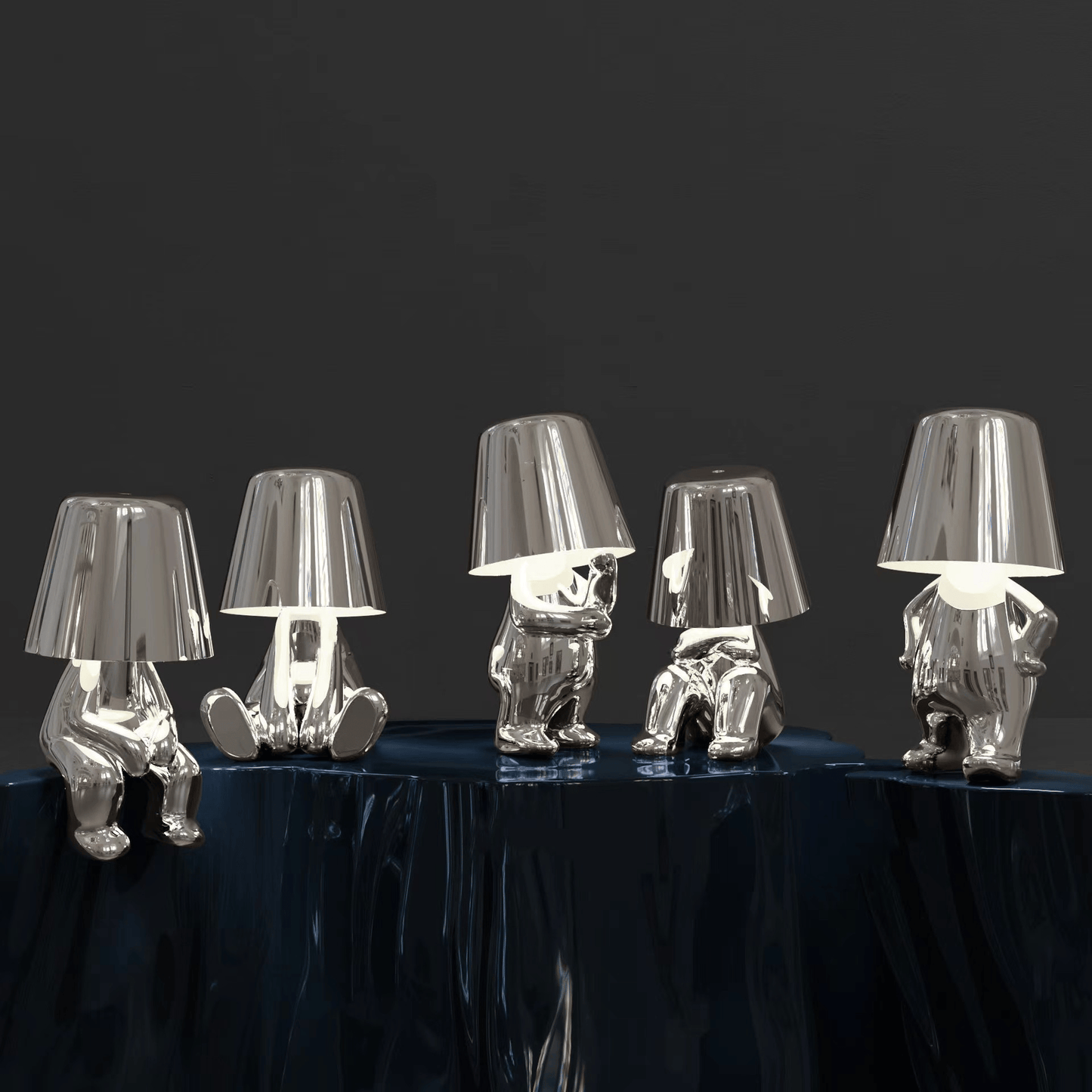 Thinker Golden Man Desk Lamp