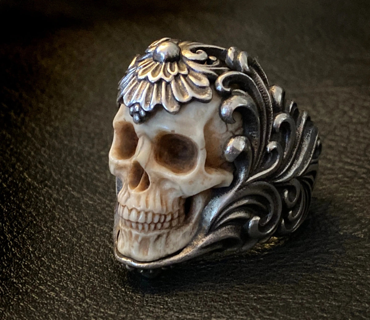 ⏰Vintage Polish Floral Armor Antler Skull Ring