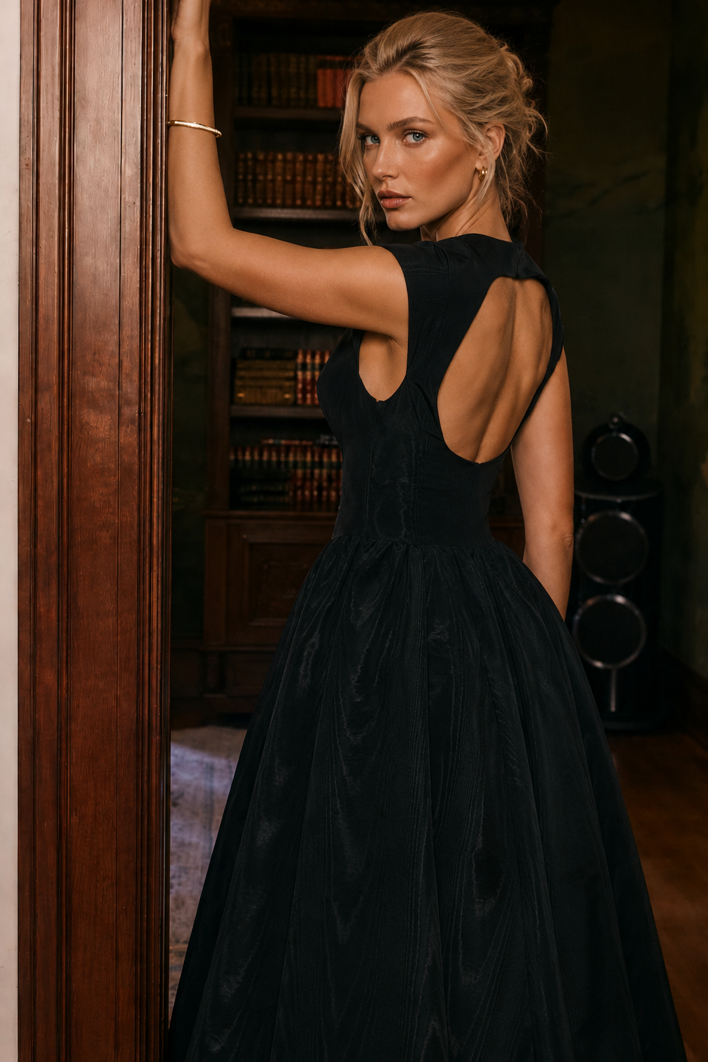 Spring and summer women's backless round neck sleeveless vest dress