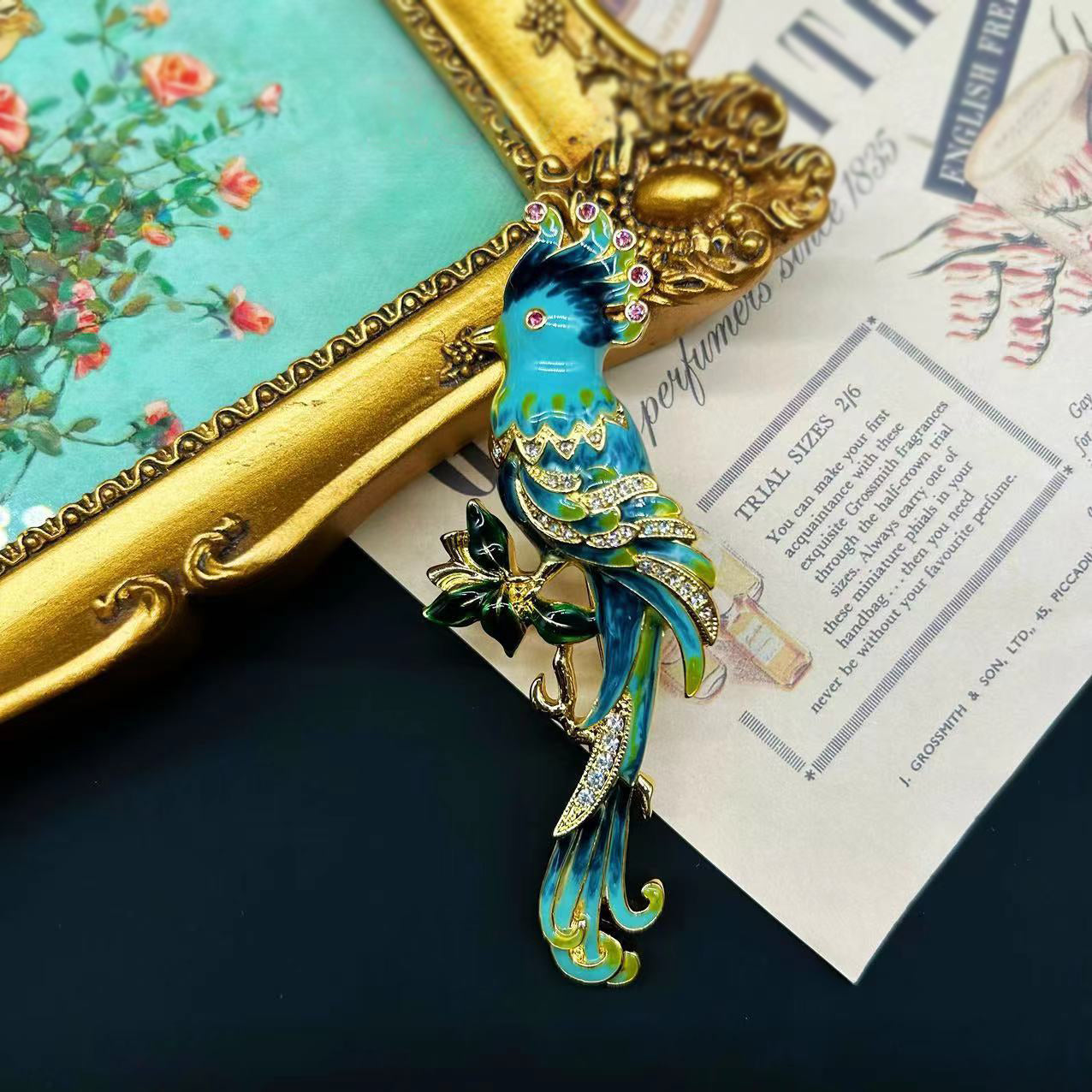 Gold-plated enamel parrot brooch mysite