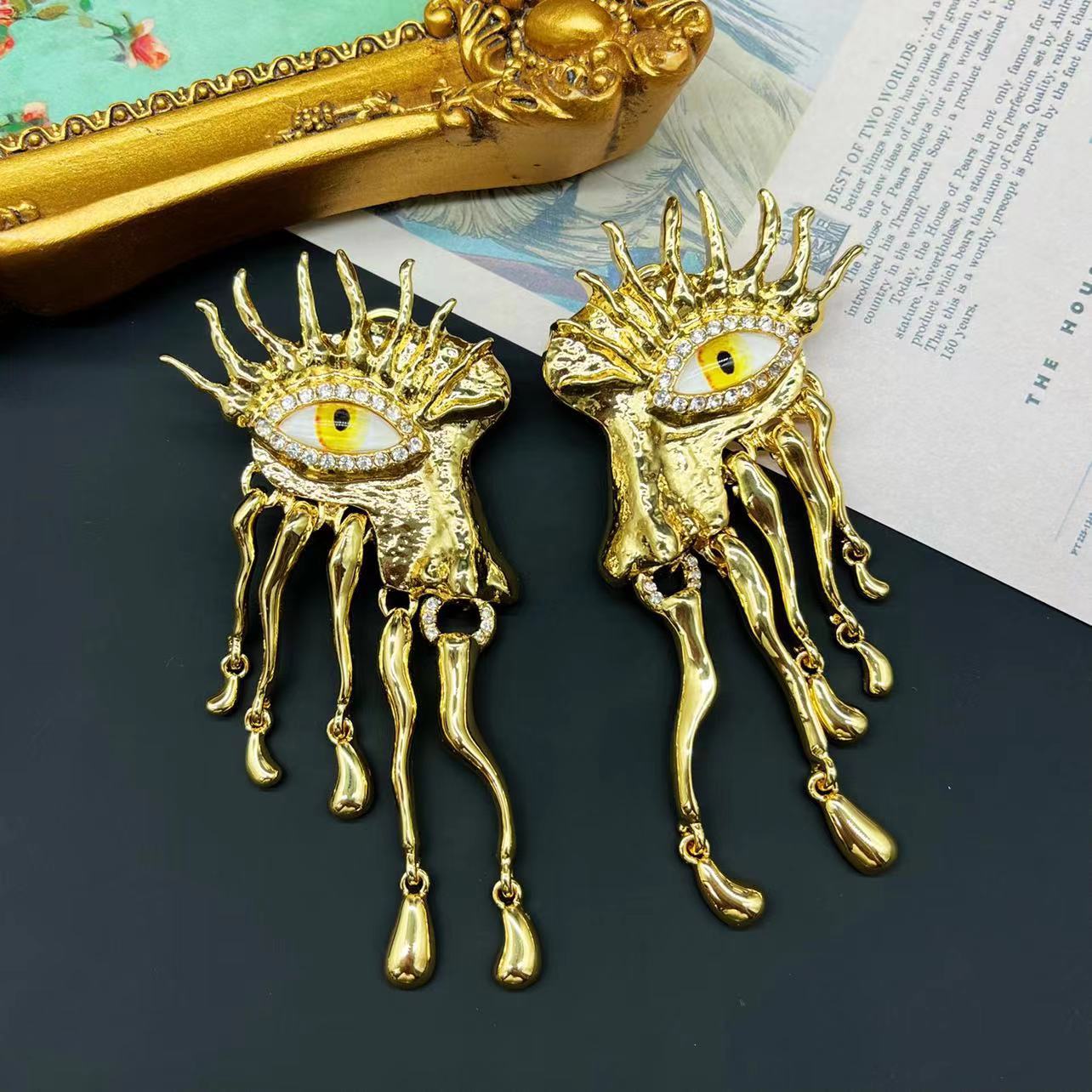 Medieval jewelry vintage tassel eyes nose glass devil's eye light luxury high-level miscellaneous chi earrings mysite