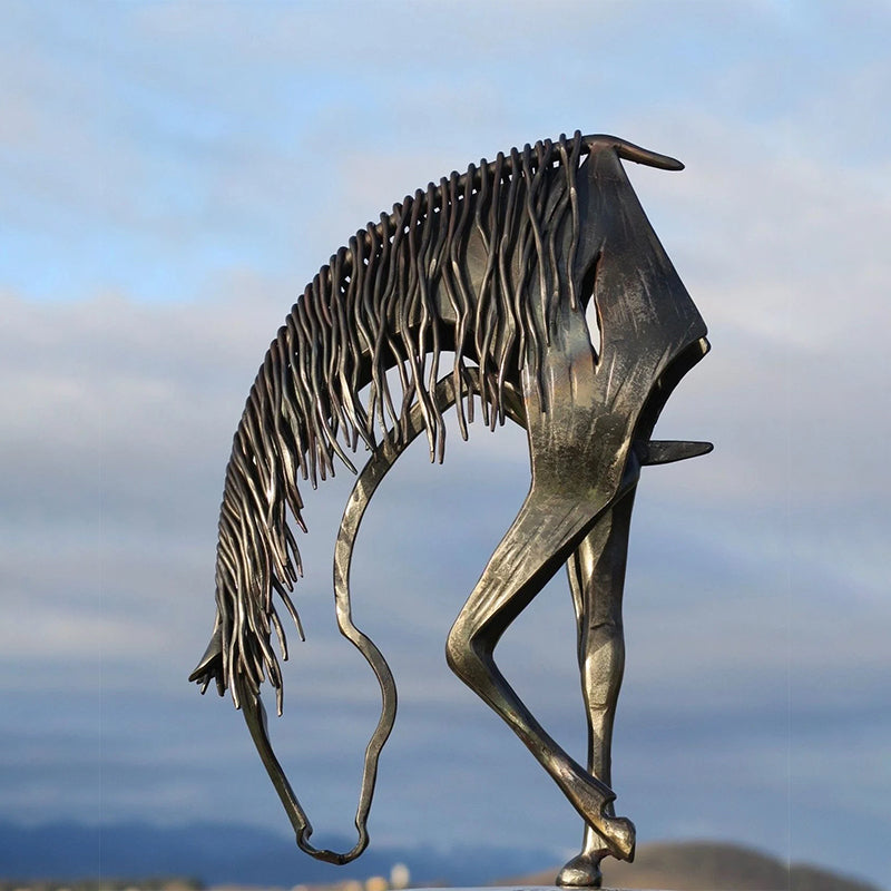 Kiss Horse Sculpture mysite