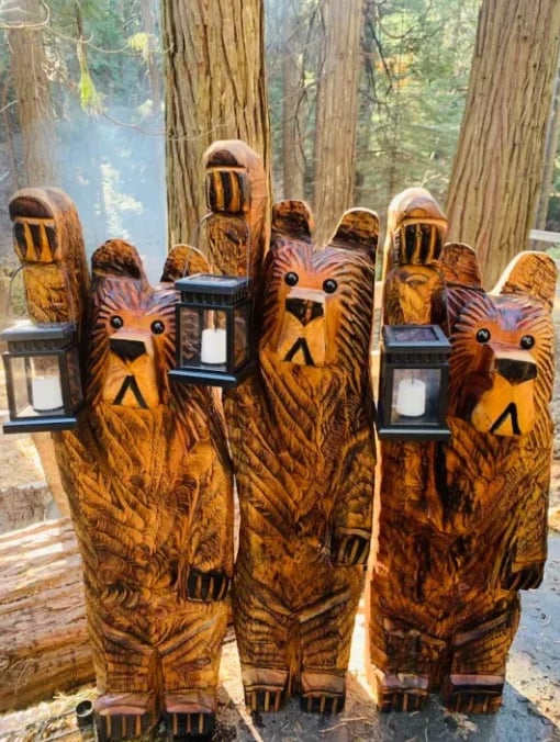 🎄Cedar carved Bear with solar lantern🌲 mysite